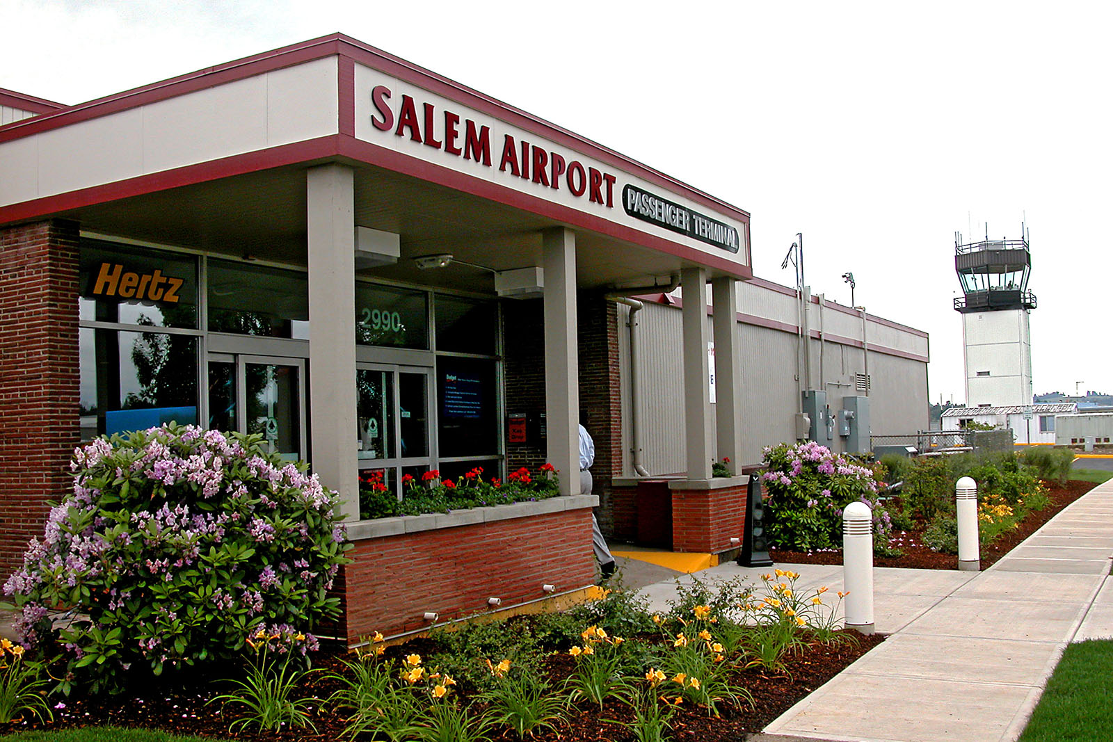 salem-airport-passenger-terminal-entry
