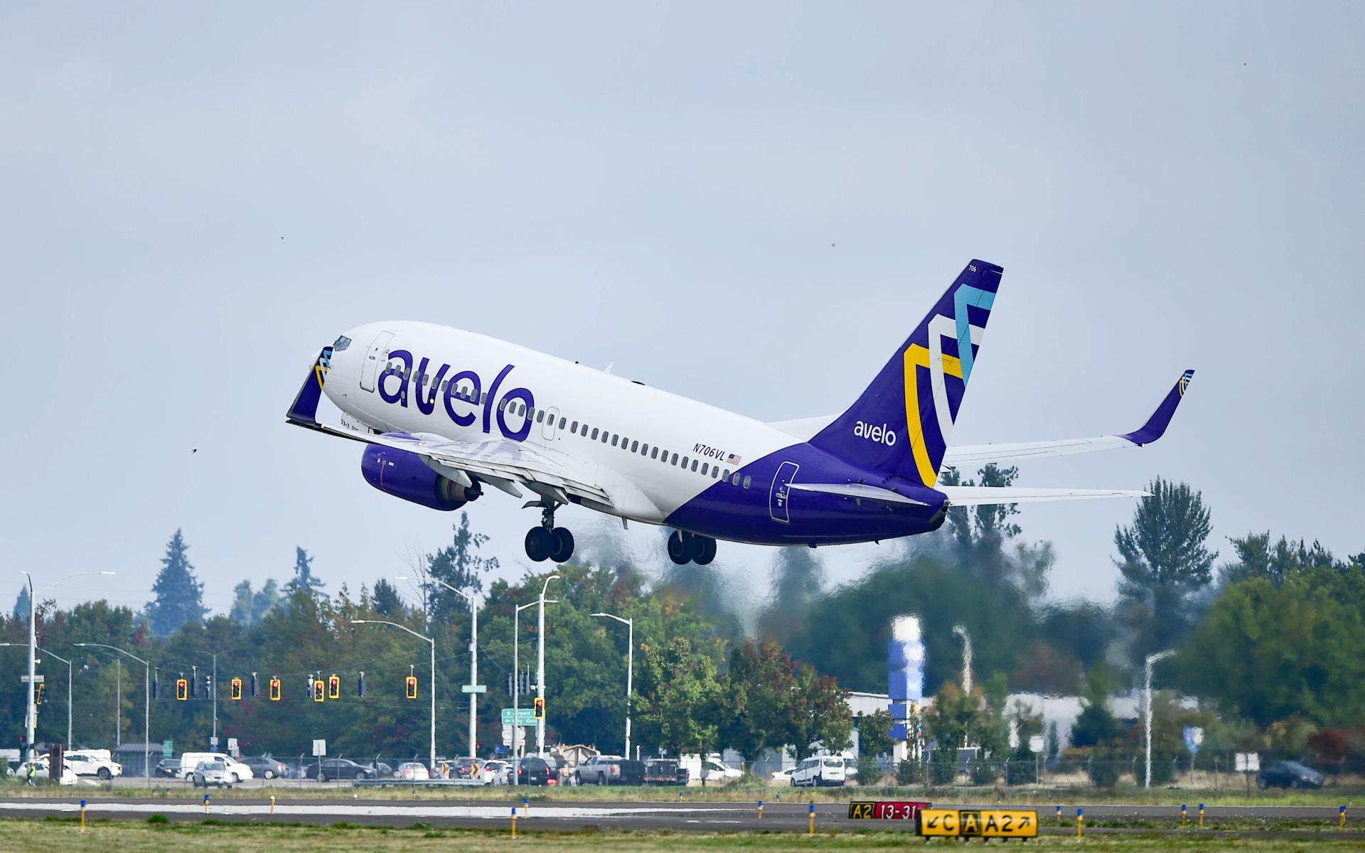 Avelo Airlines 737 on take off from SLE