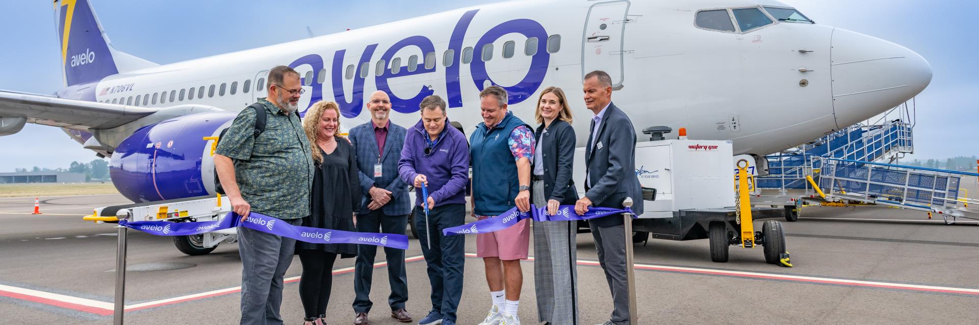 Ribbon Cutting announcing Avelo Airlines in 2023