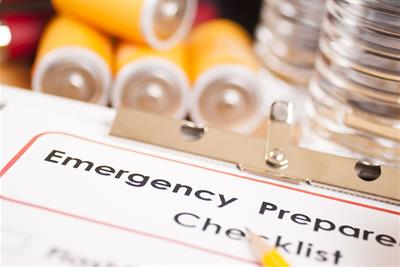 emergency preparedness checklist with supplies